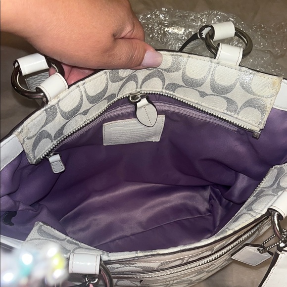 Coach White and Pink Tote Bag with Signature Style - Picture 4 of 11